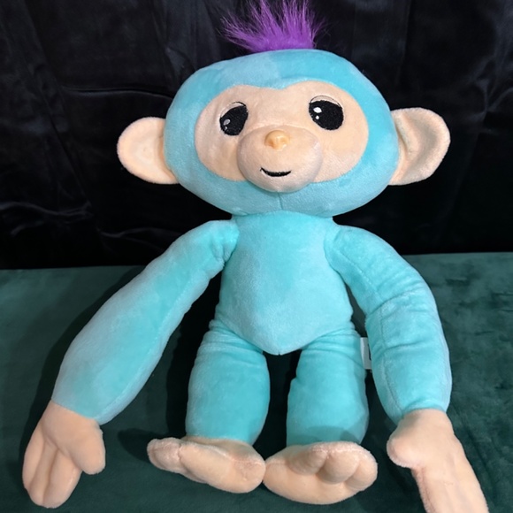 Fingerlings, 14” plush monkey with poseable arms. - Picture 5 of 5